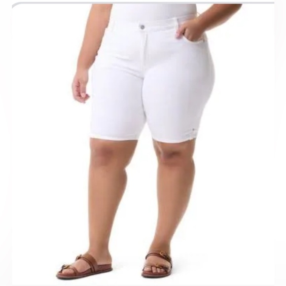 Gloria Vanderbilt Pants - NEW…Gloria Vanderbilt Amanda Bermuda Shorts